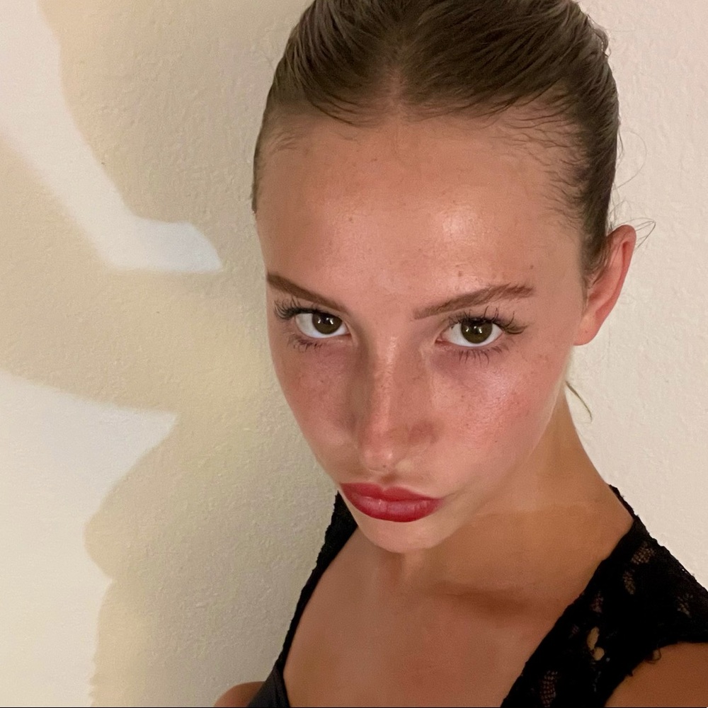 Meet your Posher, Téa